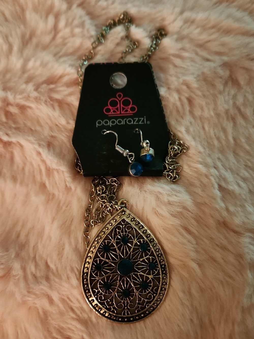 paparazzi Silver Filigree Teardrop Necklace with Blue Stones